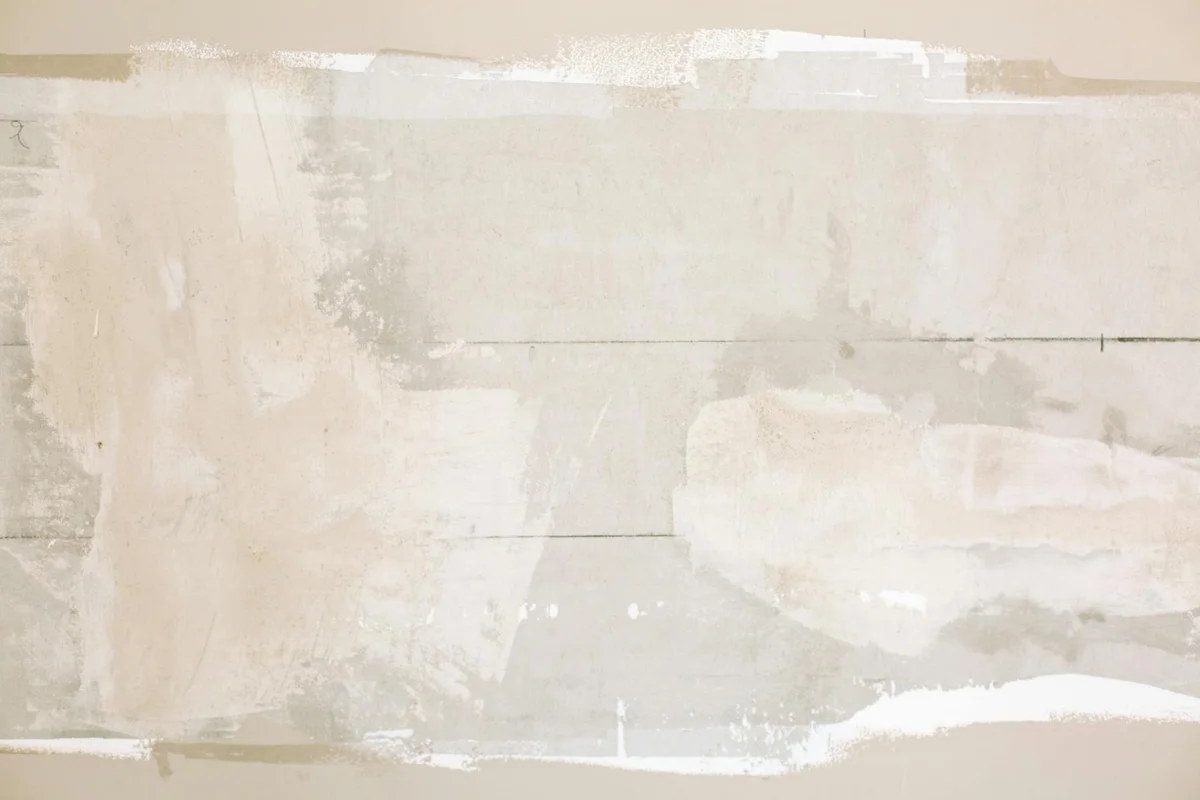 Wall preparation before painting – filling and sanding